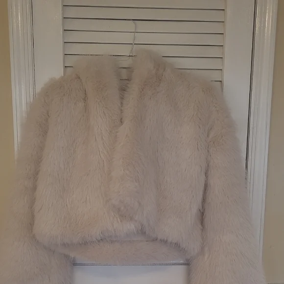 Women's Cream Faux Fur Hoodie Jacket.. Size Small.. - Picture 2 of 5